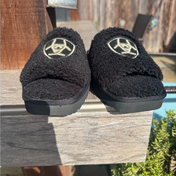 Ariat Cozy Chic Square Toe Slipper - Picture 2 of 4